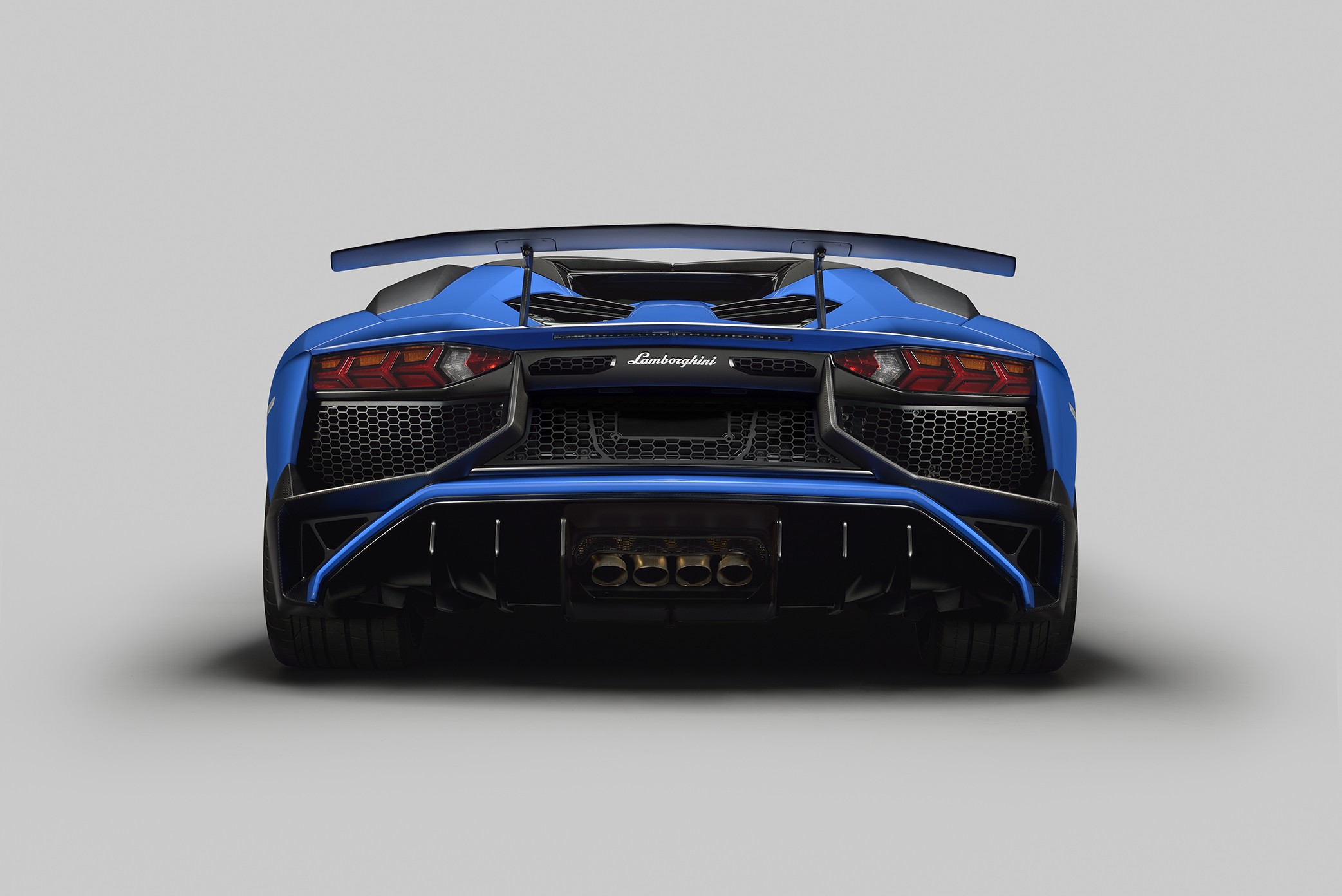 Lamborghini Aventador Roadster photo 2