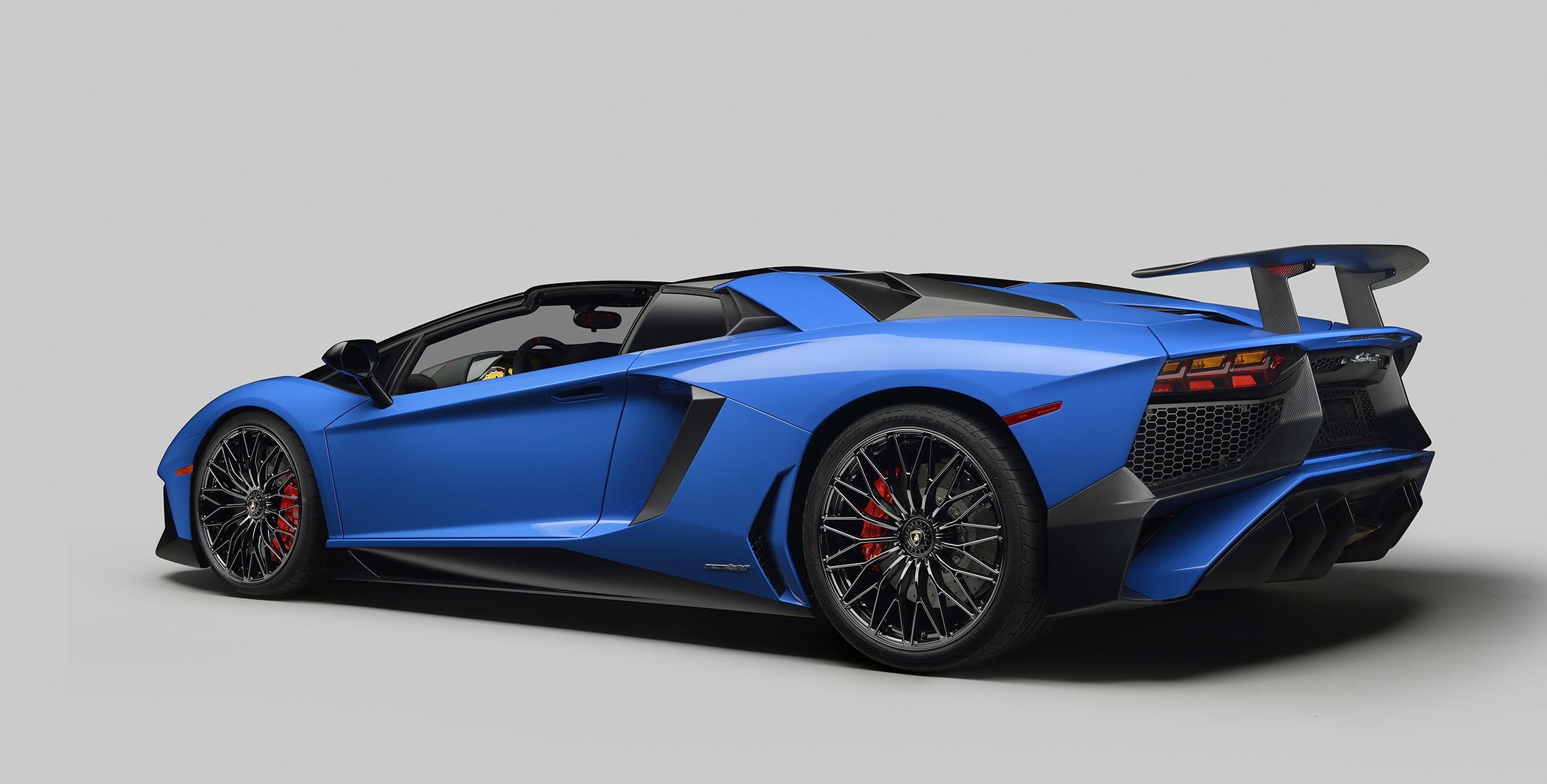 Lamborghini Aventador Roadster photo 4
