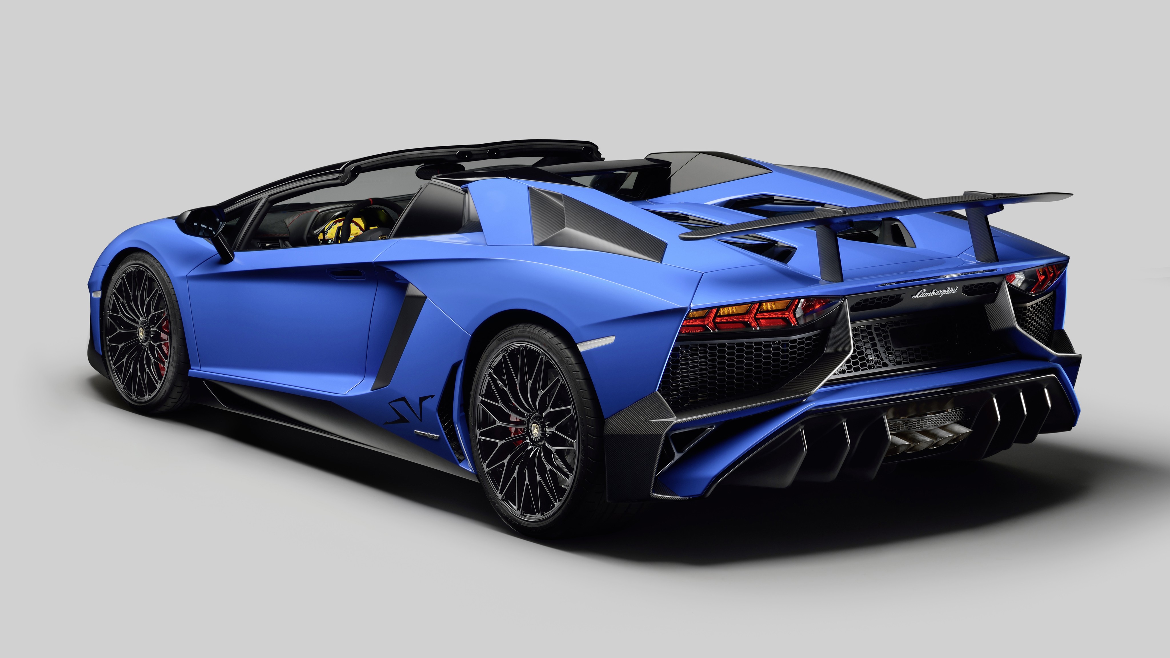 Lamborghini Aventador Roadster photo 5