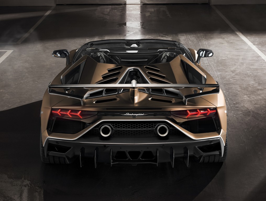 Lamborghini Aventador Roadster photo 18