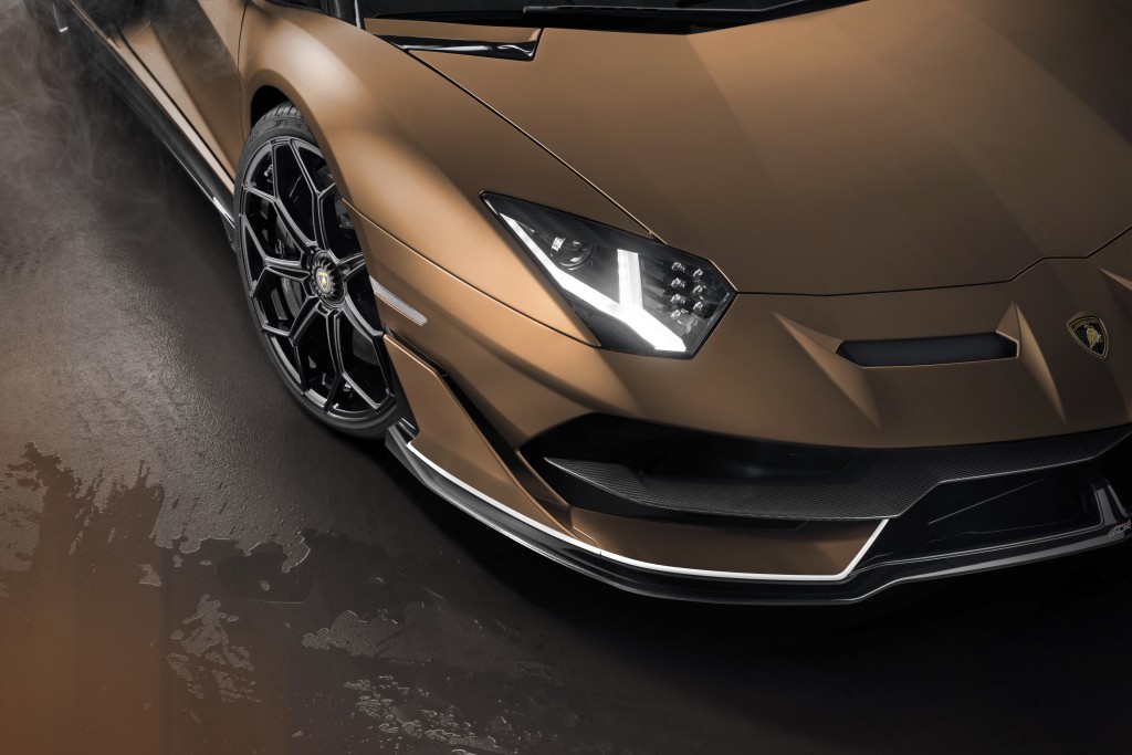 Lamborghini Aventador Roadster photo 21