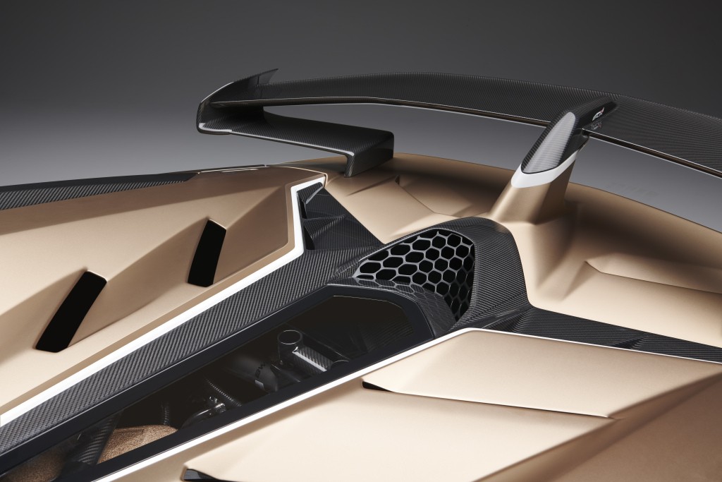 Lamborghini Aventador Roadster photo 26