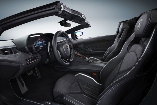 Lamborghini Aventador Roadster foto 28