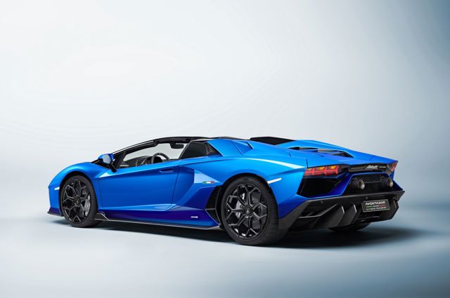 Lamborghini Aventador Roadster foto 16