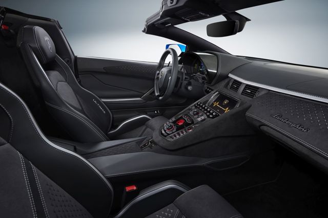 Lamborghini Aventador Roadster foto 29