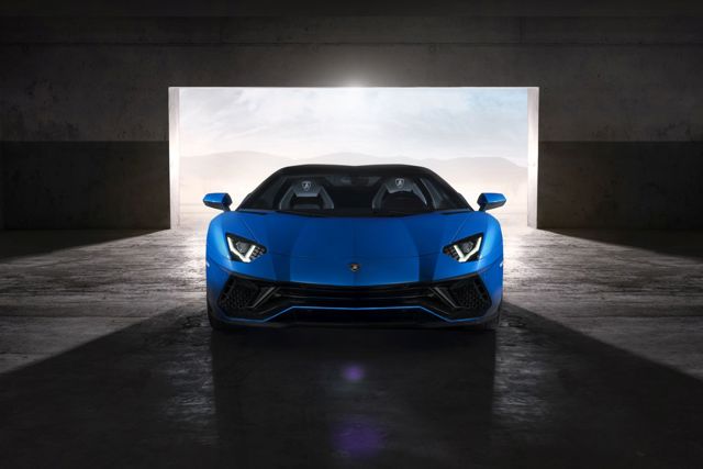 Lamborghini Aventador Roadster foto 24
