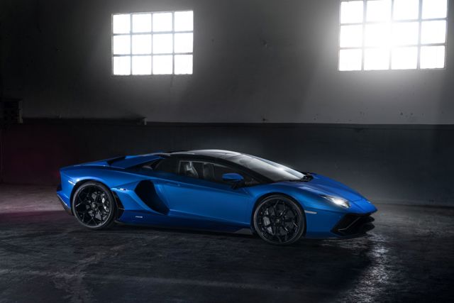 Lamborghini Aventador Roadster foto 25