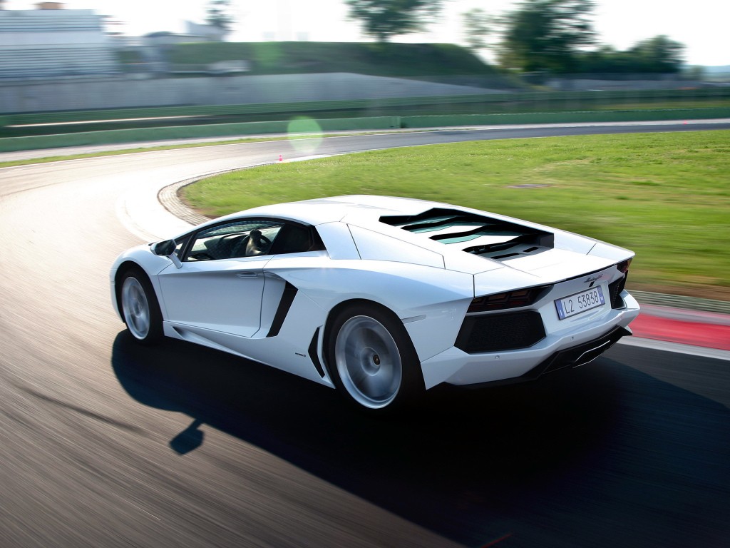 Lamborghini Aventador photo 11