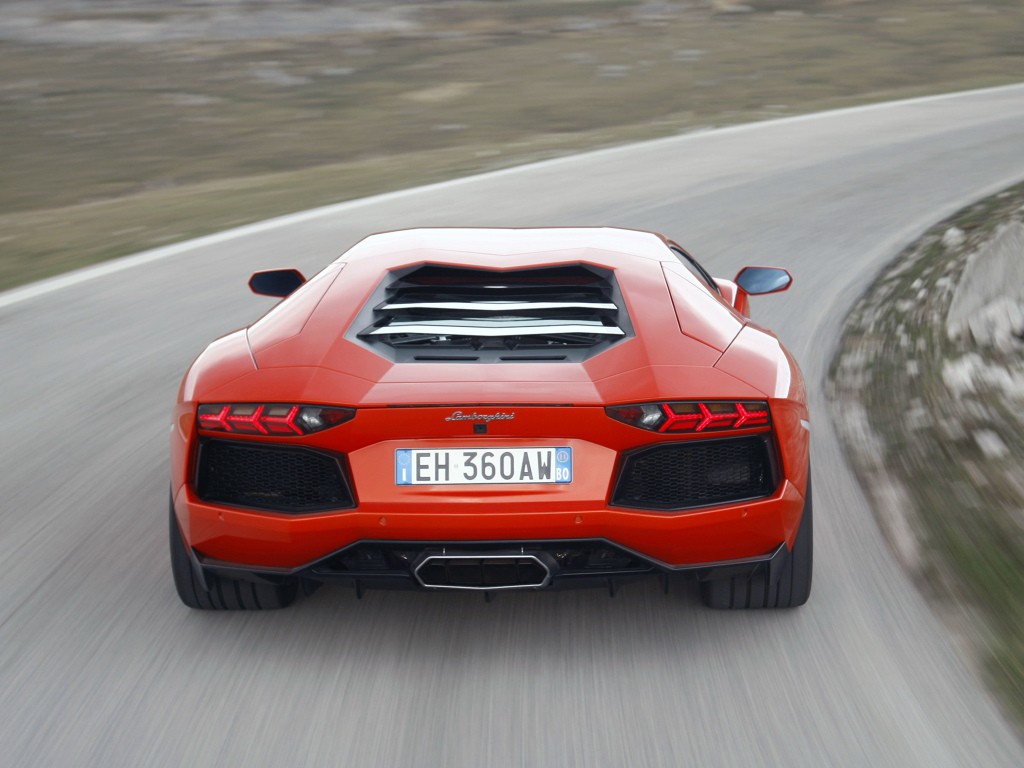 Lamborghini Aventador photo 17