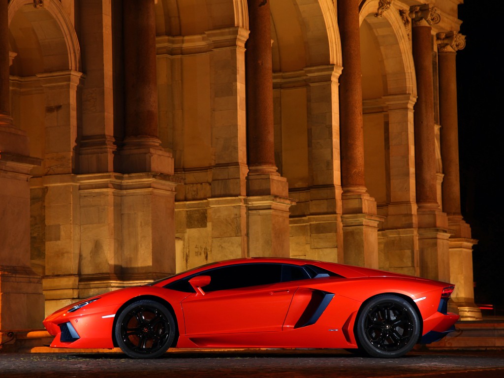 Lamborghini Aventador photo 18