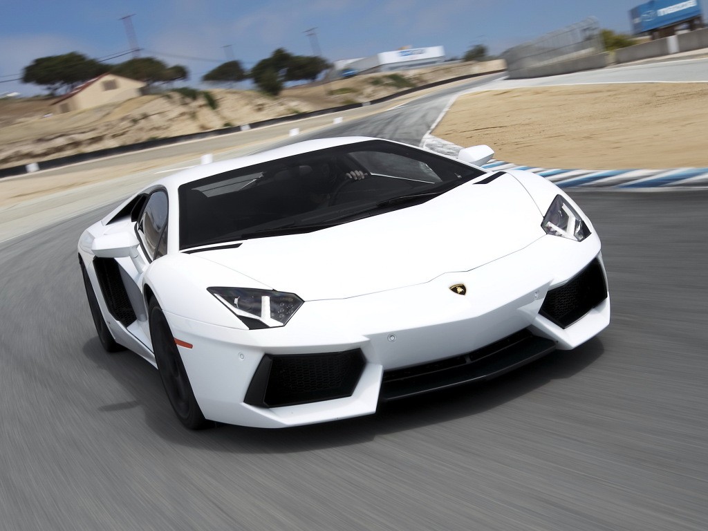 Lamborghini Aventador photo 36