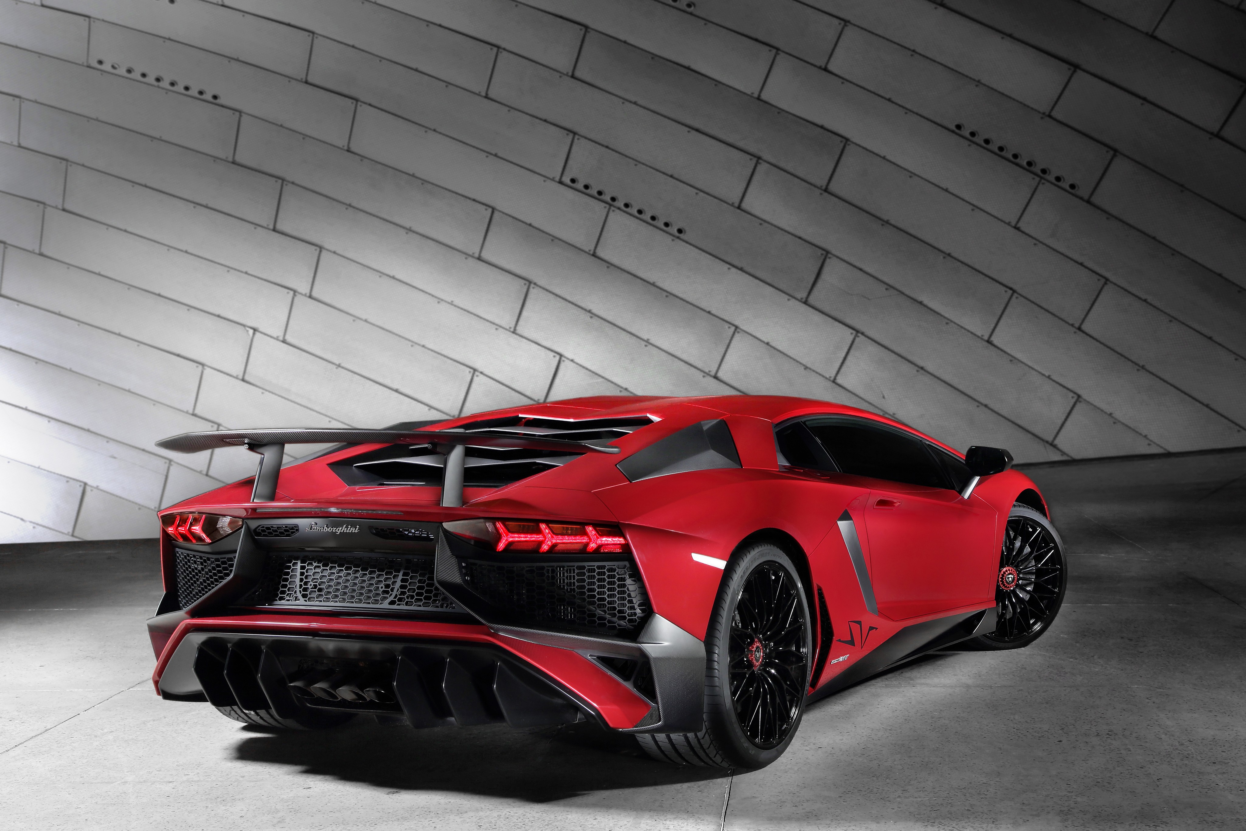 Lamborghini Aventador photo 6