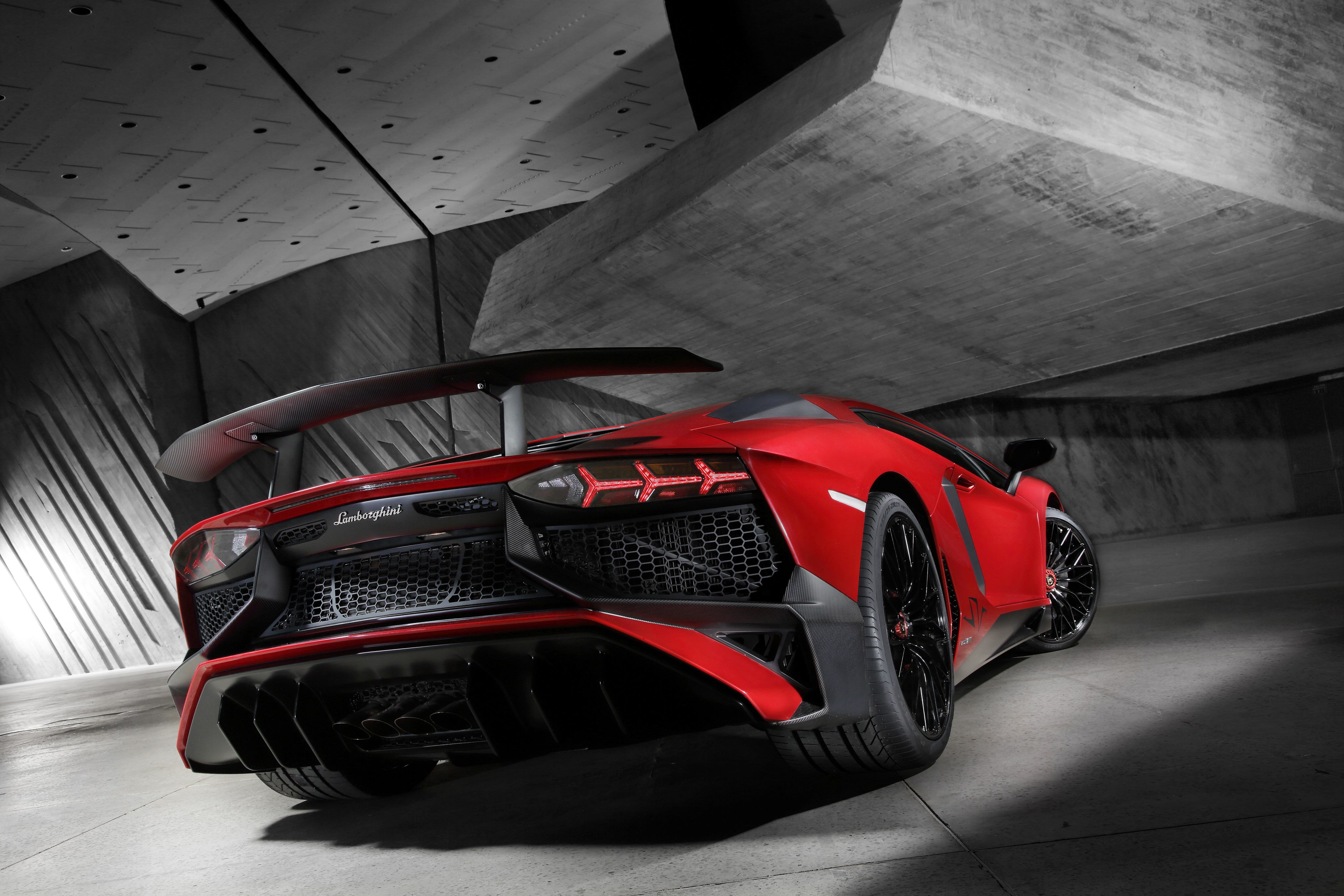 Lamborghini Aventador photo 7