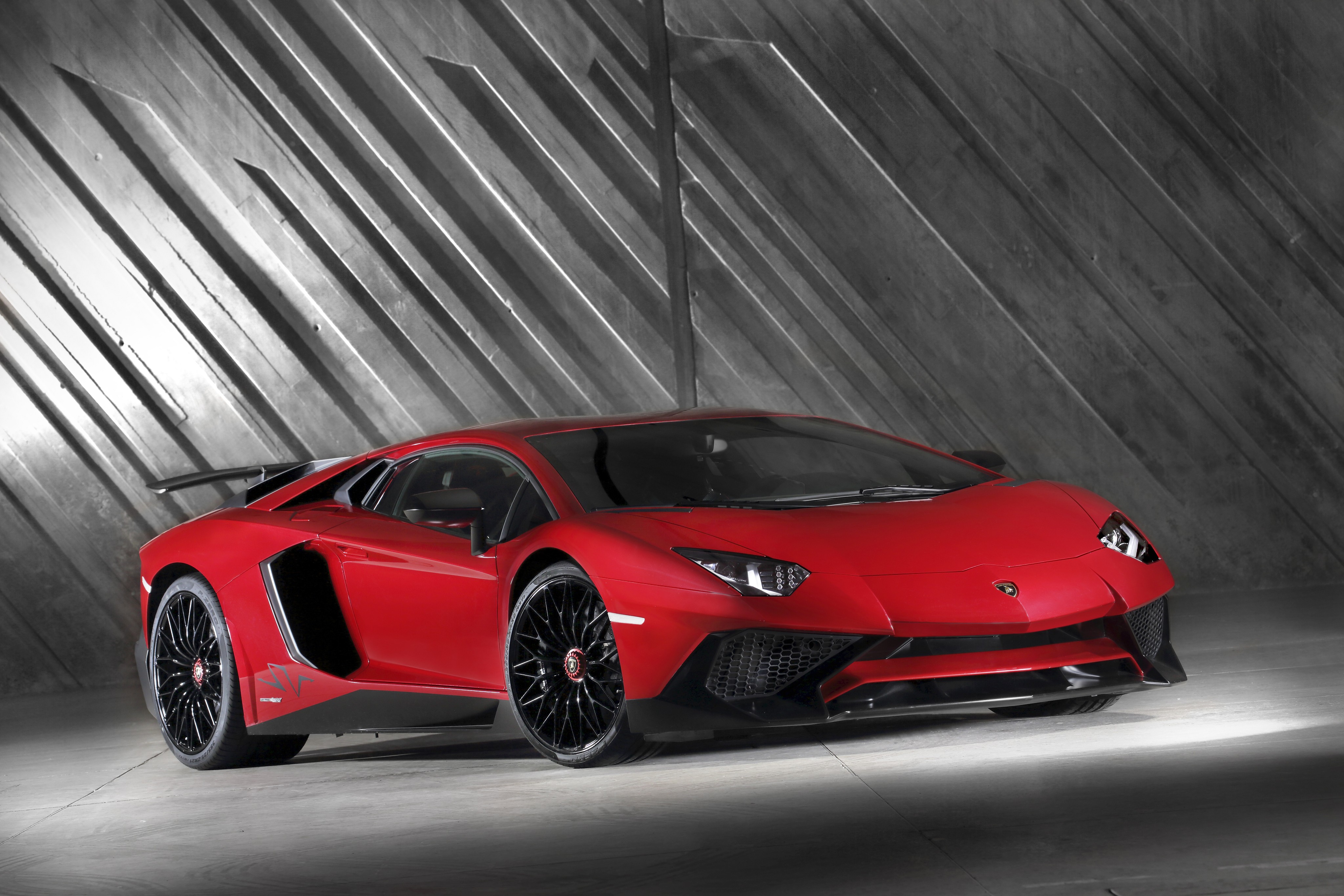 Lamborghini Aventador photo 5