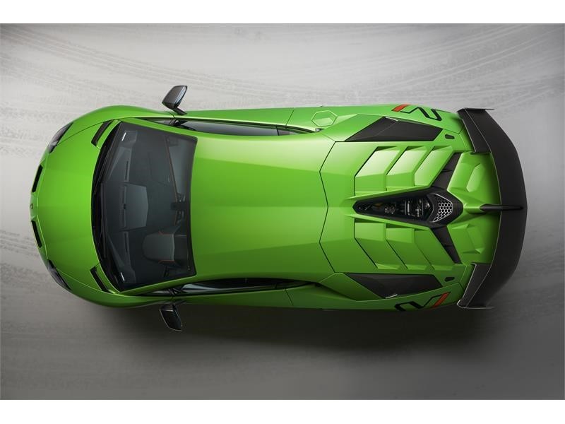 Lamborghini Aventador photo 8