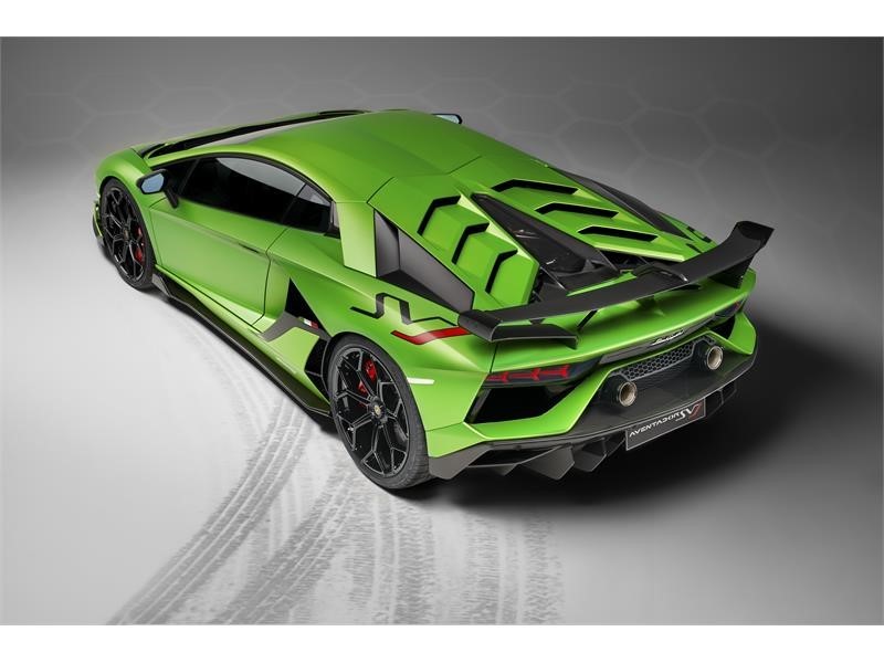 Lamborghini Aventador photo 13