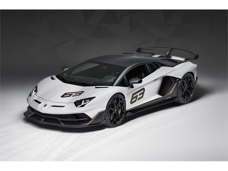 Lamborghini Aventador photo 16