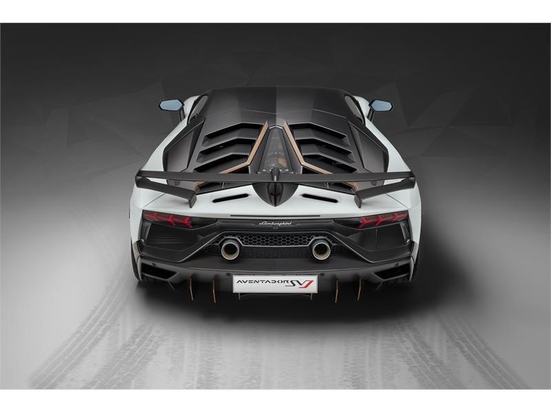 Lamborghini Aventador photo 17
