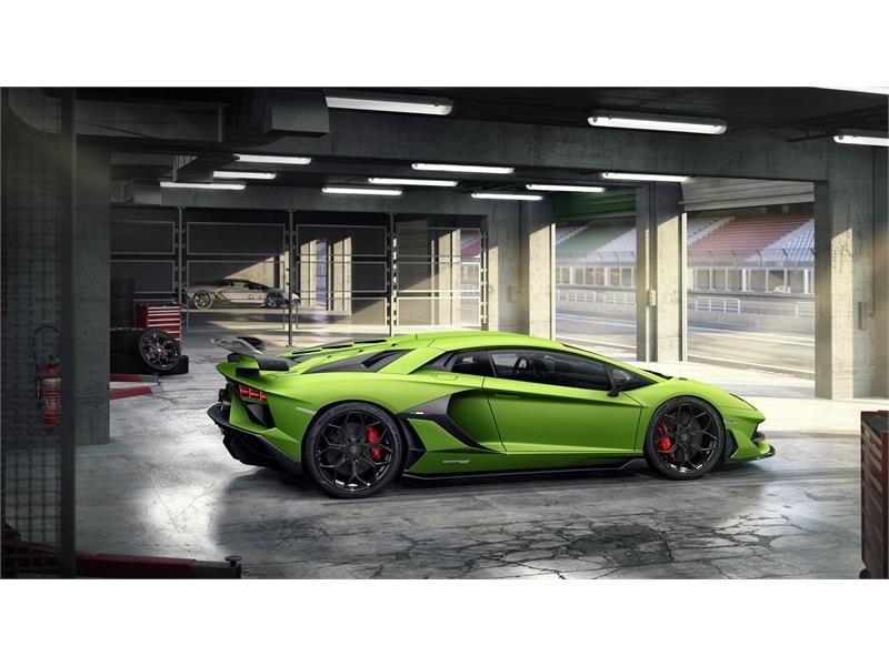Lamborghini Aventador photo 20