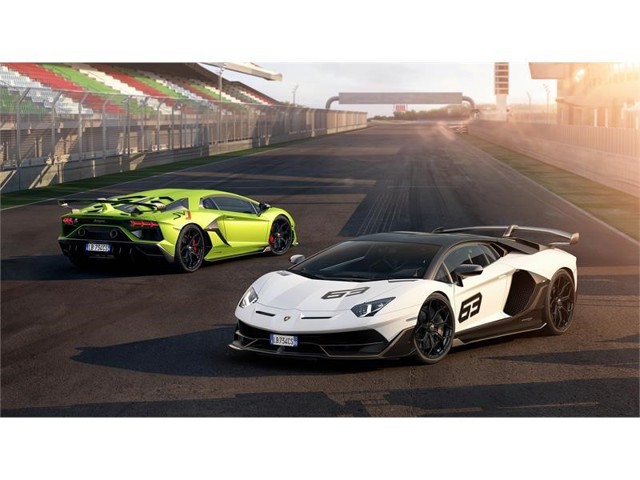 Lamborghini Aventador photo 21