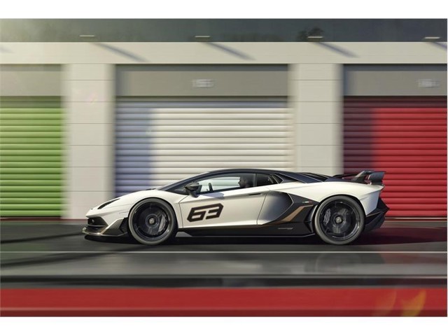 Lamborghini Aventador photo 6