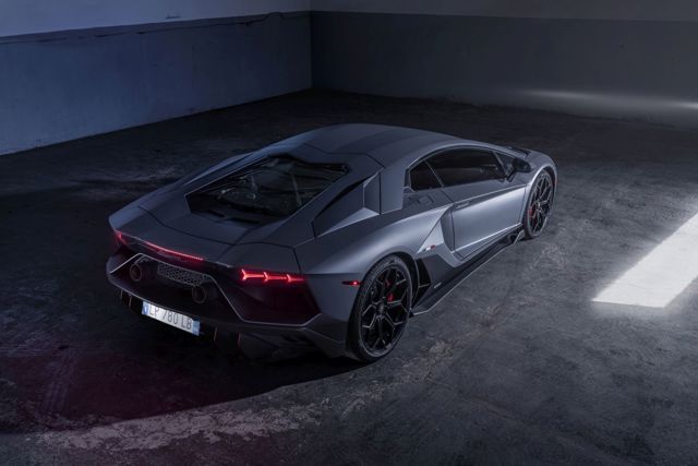 Lamborghini Aventador foto 27