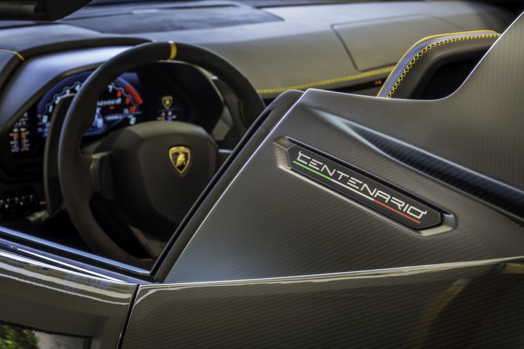 Lamborghini Centenario Roadster photo 14