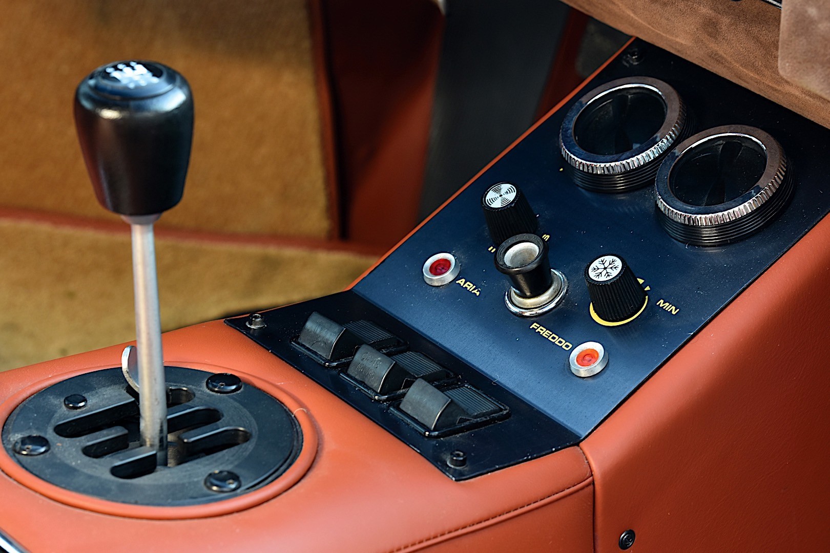 Lamborghini Countach photo 26