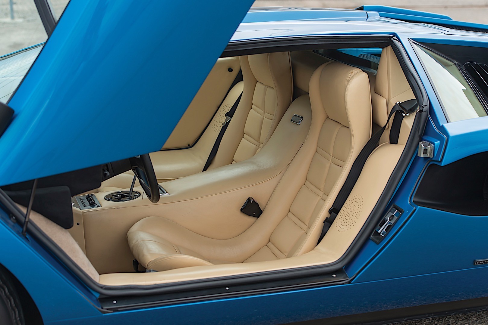 Lamborghini Countach photo 27