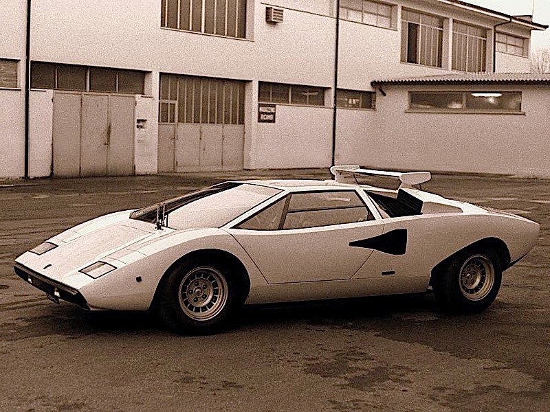 Lamborghini Countach photo 11