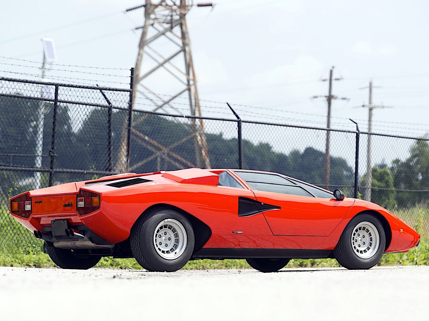 Lamborghini Countach photo 12
