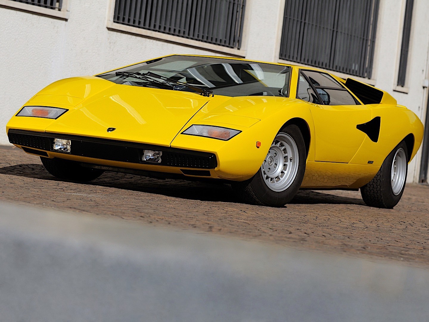 Lamborghini Countach photo 13