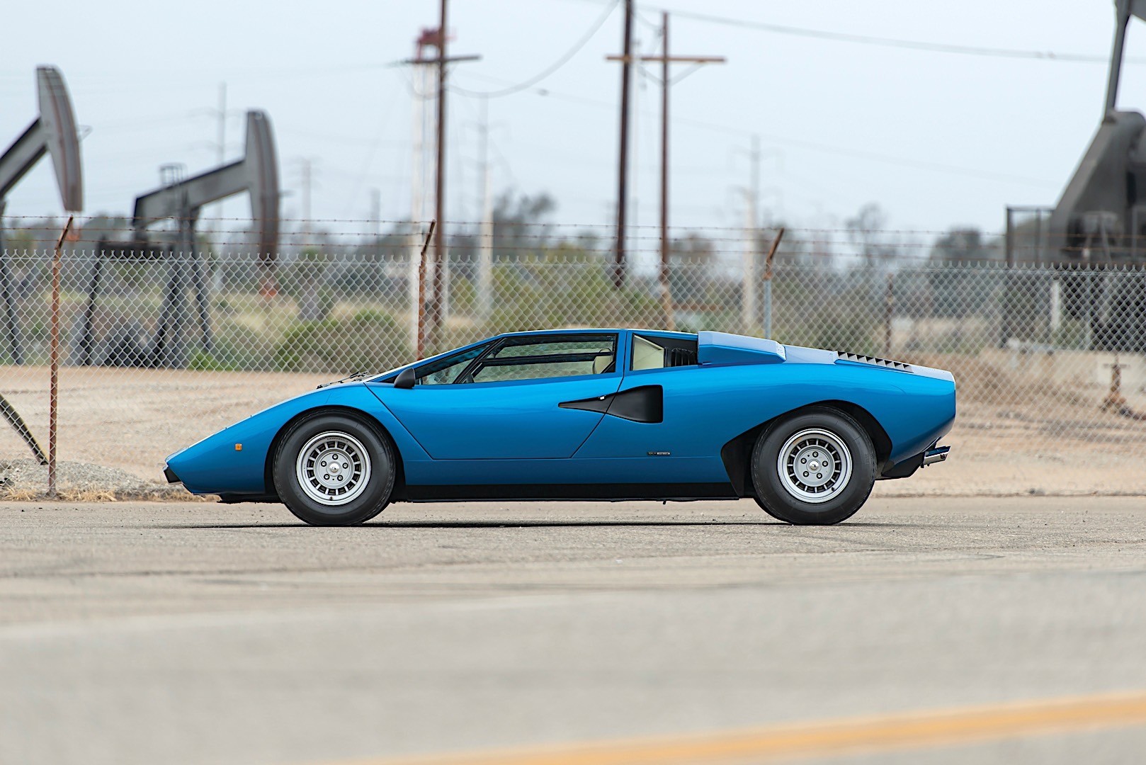 Lamborghini Countach photo 18