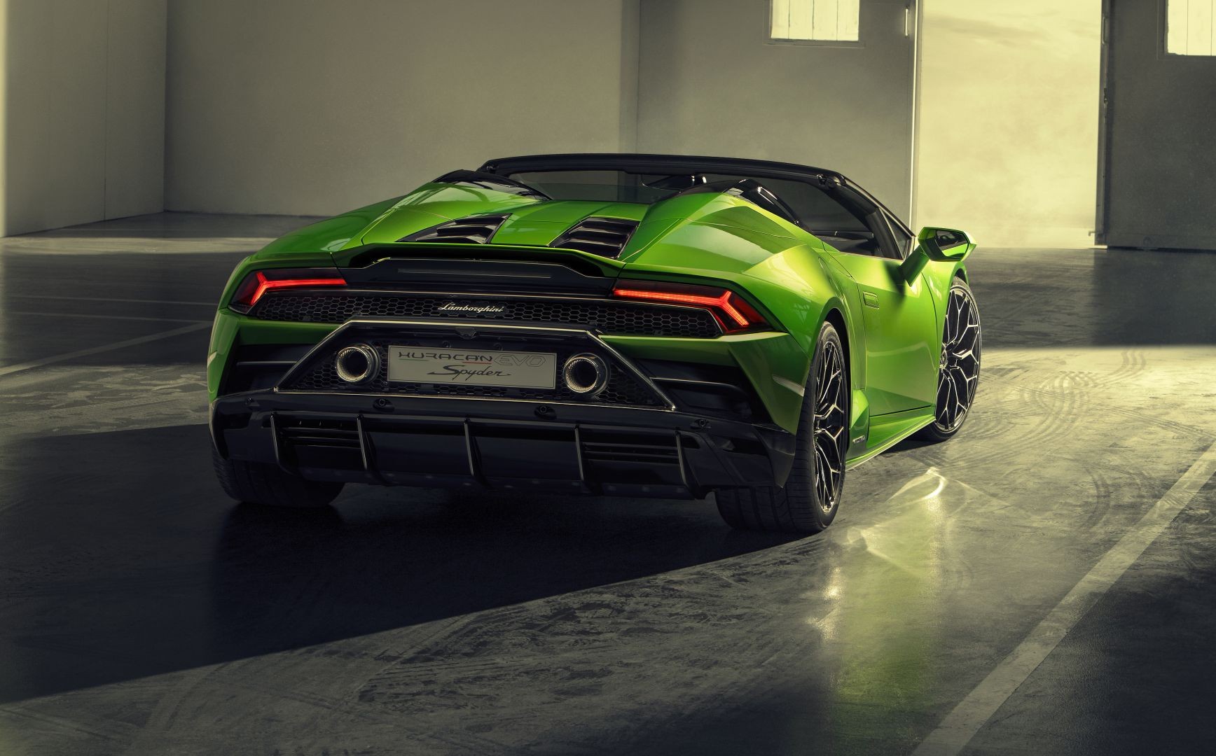 Lamborghini Huracan Spyder photo 3