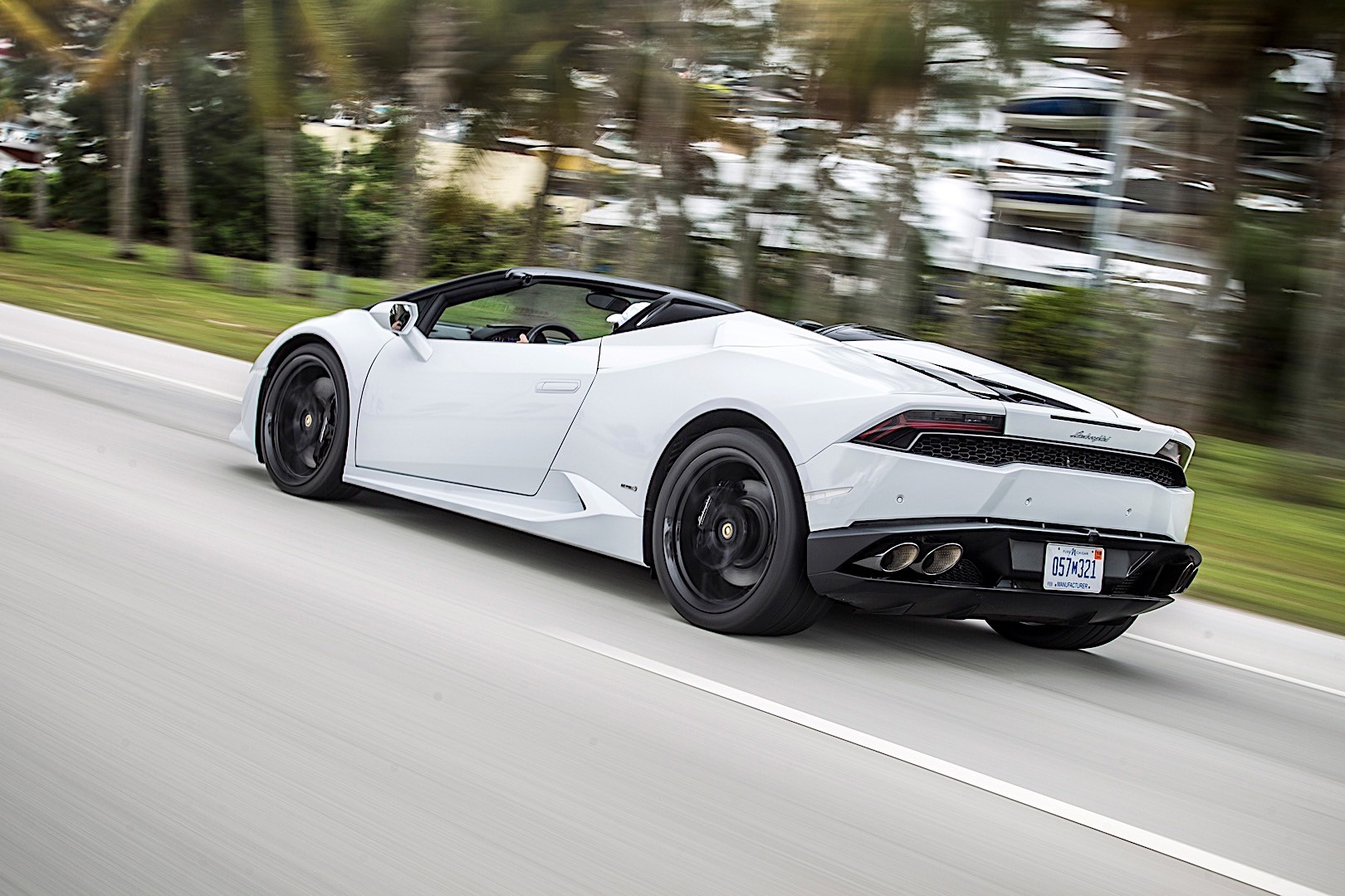 Lamborghini Huracan Spyder photo 21