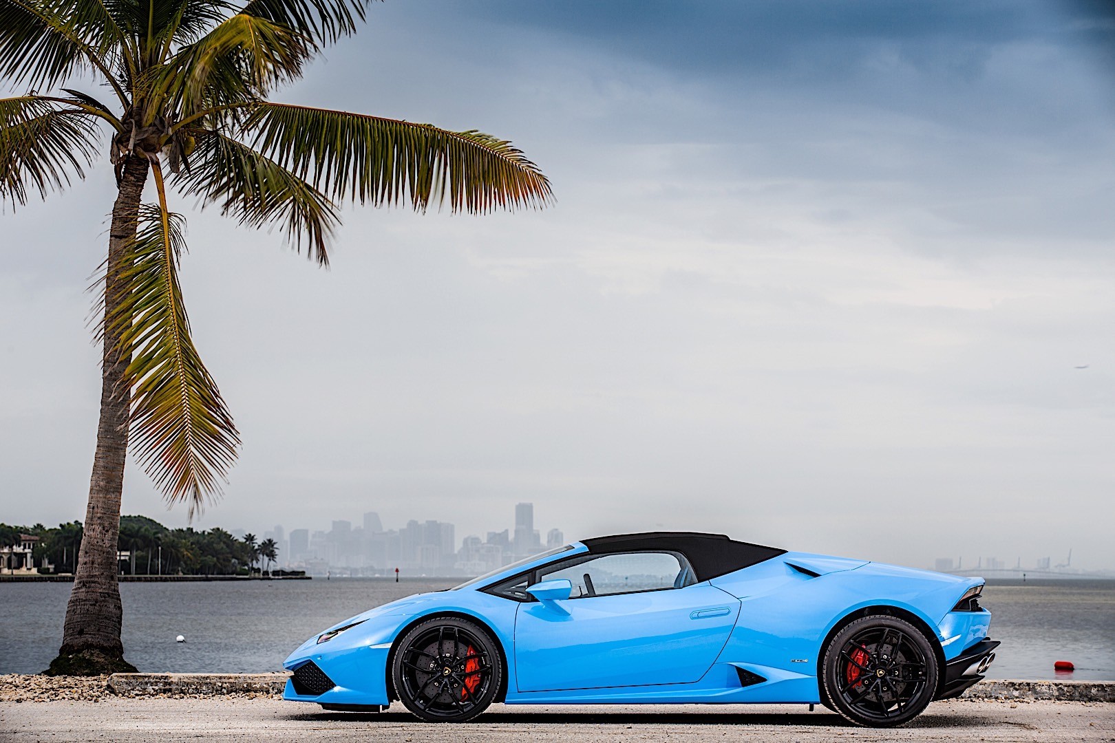 Lamborghini Huracan Spyder photo 28
