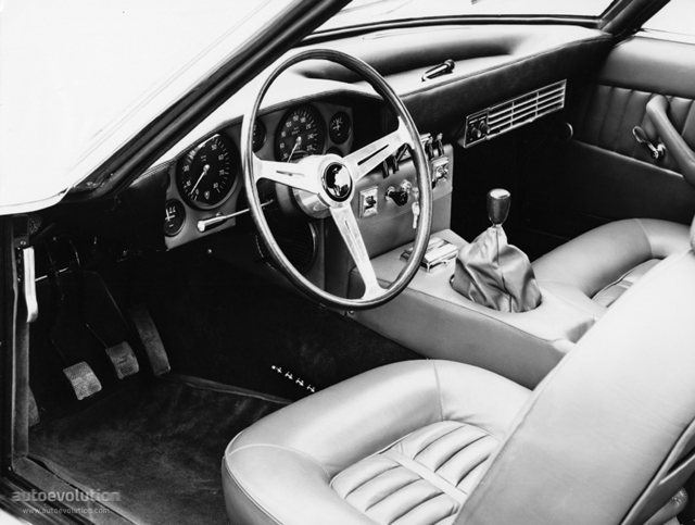 Lamborghini Islero photo 7
