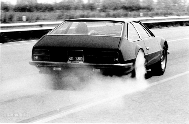 Lamborghini Jarama photo 5