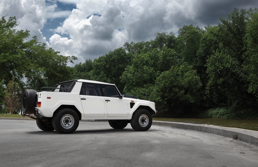 Lamborghini Lm 002 photo 27