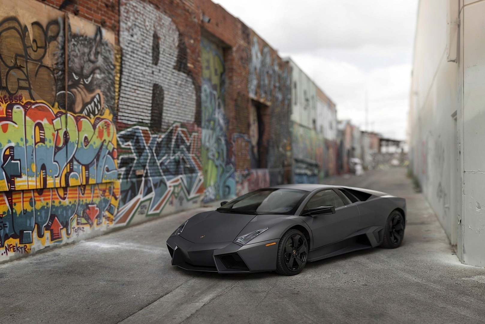 Lamborghini Reventon photo 17
