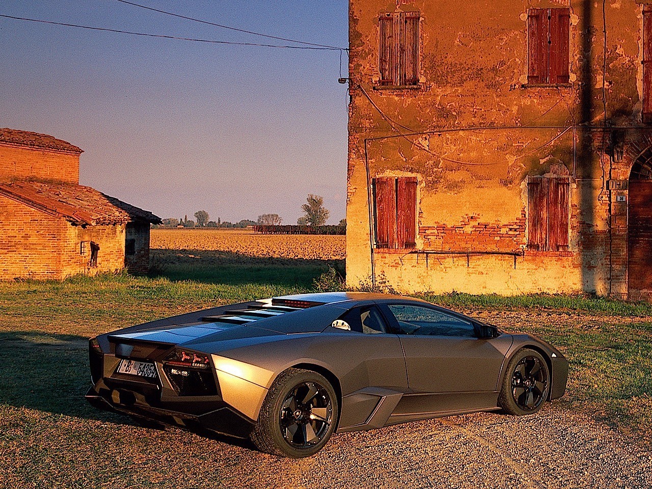 Lamborghini Reventon photo 33