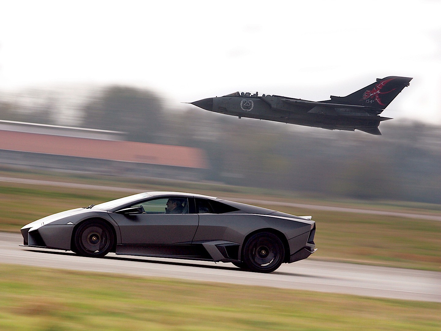 Lamborghini Reventon photo 36