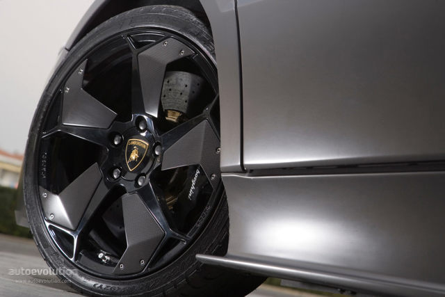 Lamborghini Reventon photo 9