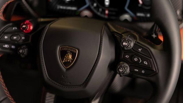 Lamborghini Revuelto photo 43