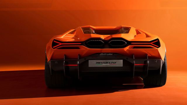 Lamborghini Revuelto photo 8