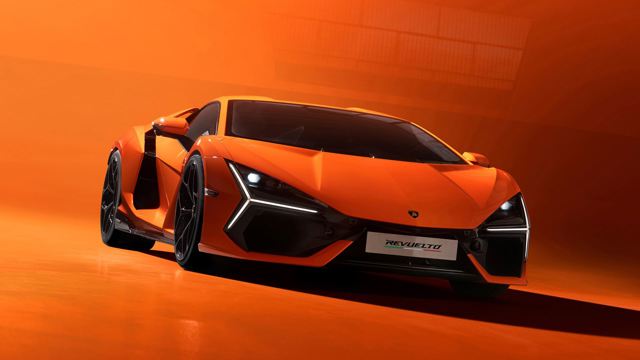 Lamborghini Revuelto photo 11