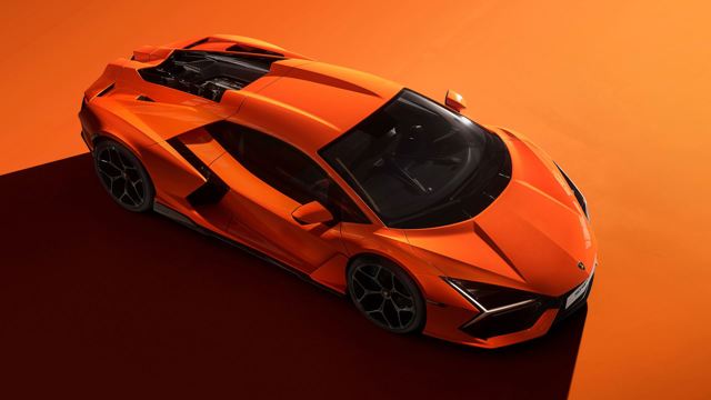 Lamborghini Revuelto photo 12