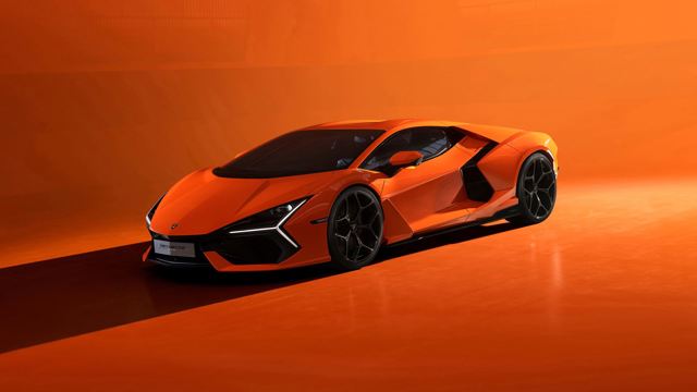 Lamborghini Revuelto photo 13