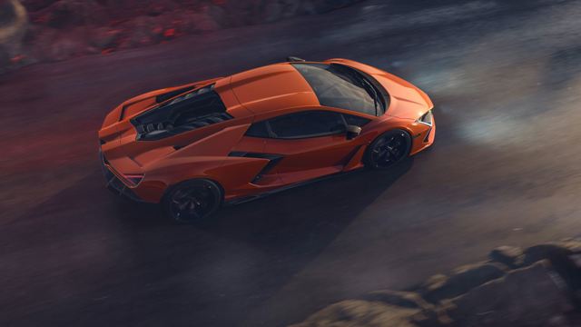 Lamborghini Revuelto photo 18