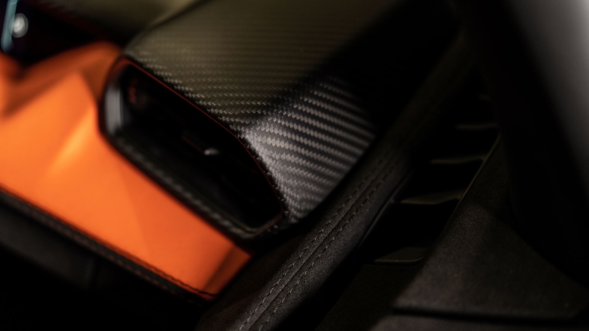 Lamborghini Revuelto photo 19